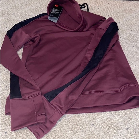 Sweatshirt - Picture 6 of 6